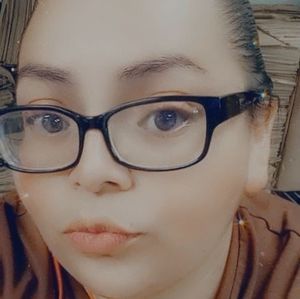 Meet your Posher, Cynthia